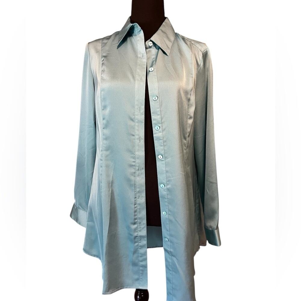 Tracy M. Light Blue Satin feel top NWOT Large